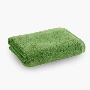Christy Serene 30cm Apple Green Cirrus Quick Dry Face Cloth
